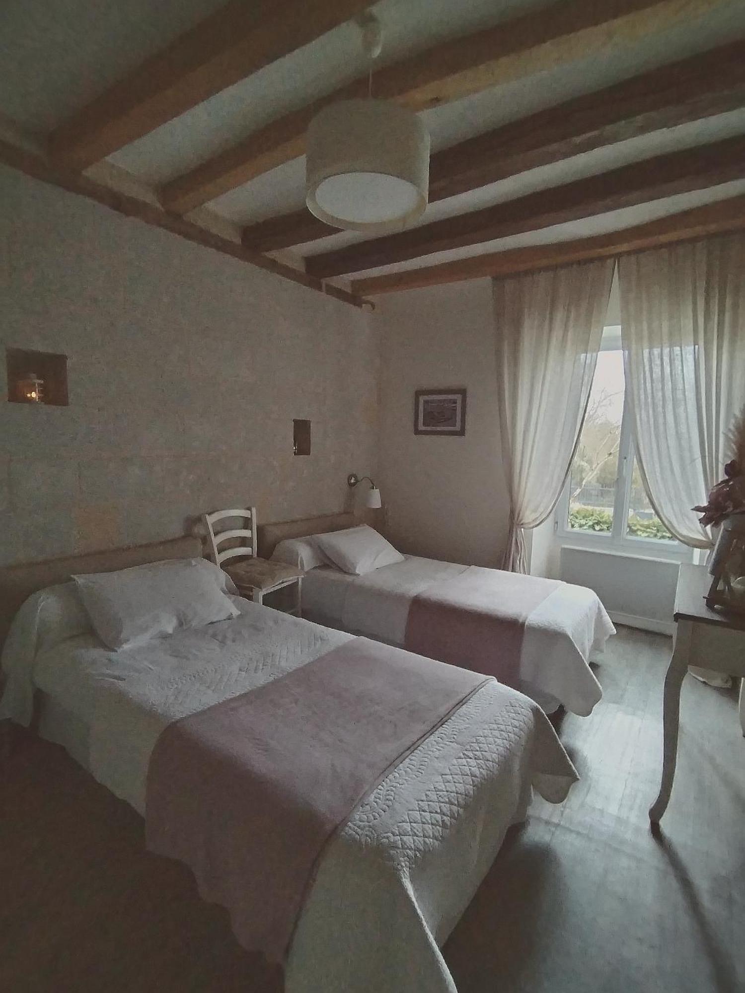 La Petite Boire - Chambres D'Hotes Pres D'Angers Murs-Erigne Exterior photo